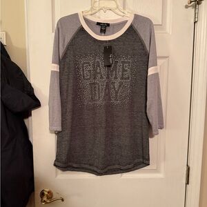 Brand new women’s size large top